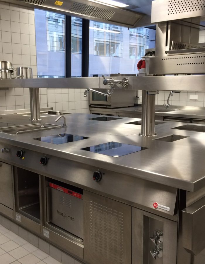 Kochblock im 2. Obergeschoß als Monoblock